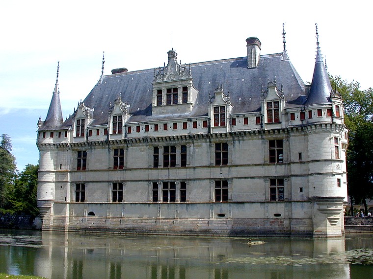 Le château d'Azay le Rideau - Autre vue arrière