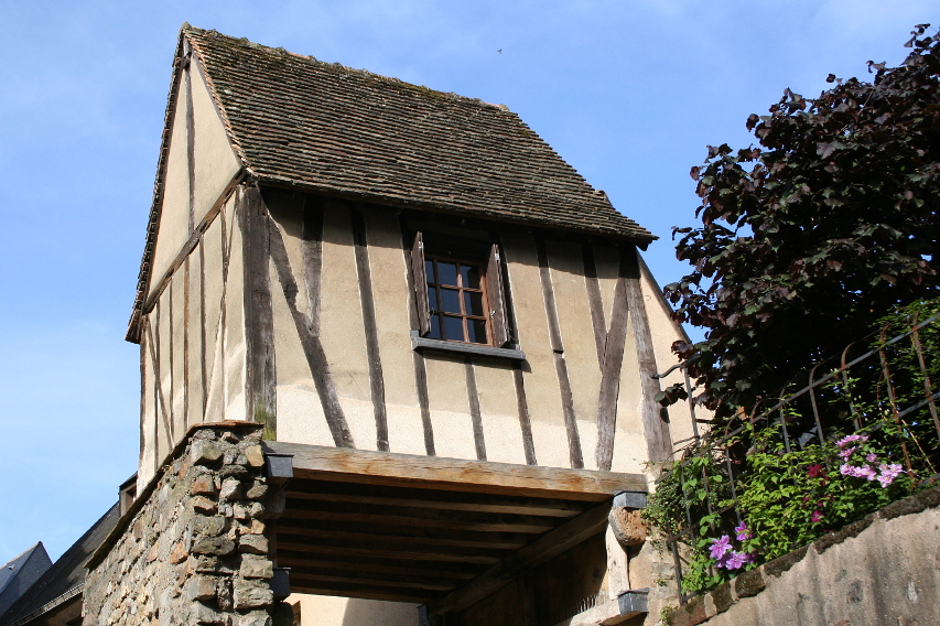 Le Vieux Mans - La maison suspendue