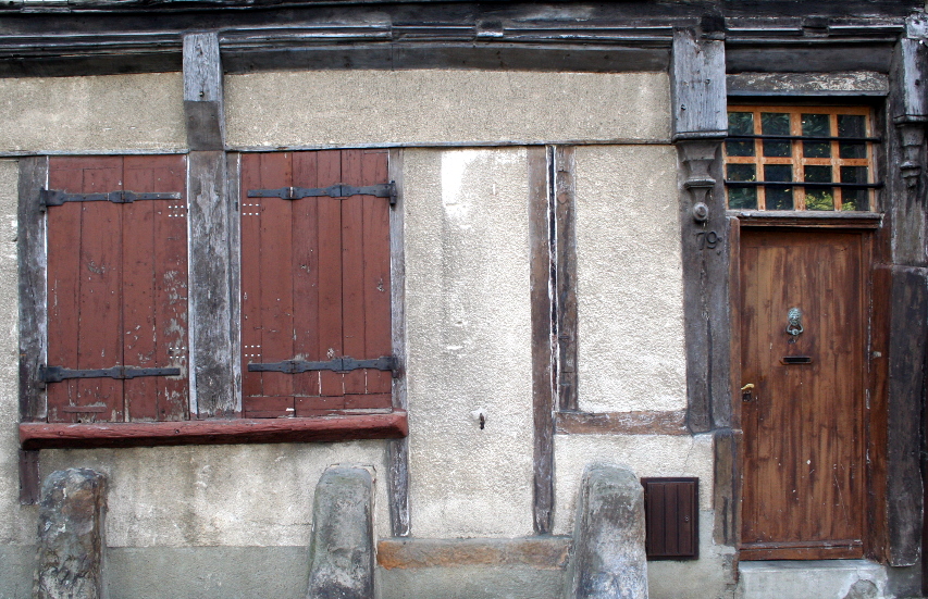 Le Vieux Mans - Les remparts - façade d'une maison typique